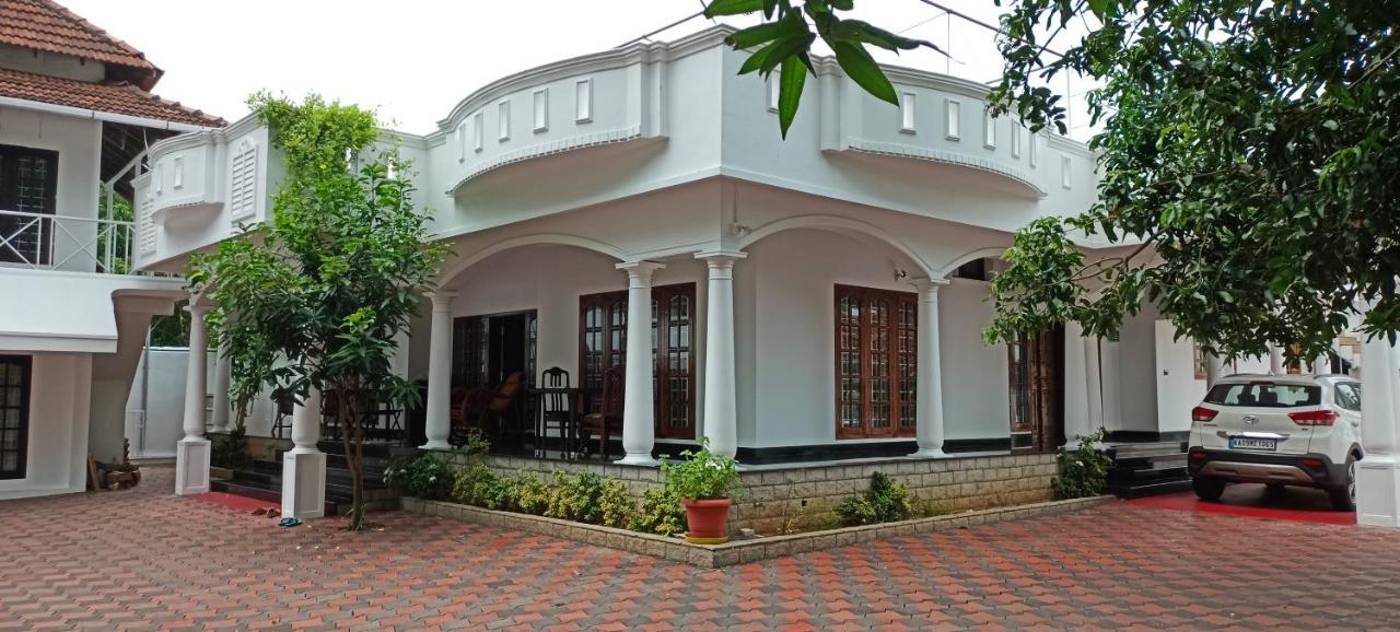 Vaiga Homes Kochi Exterior photo